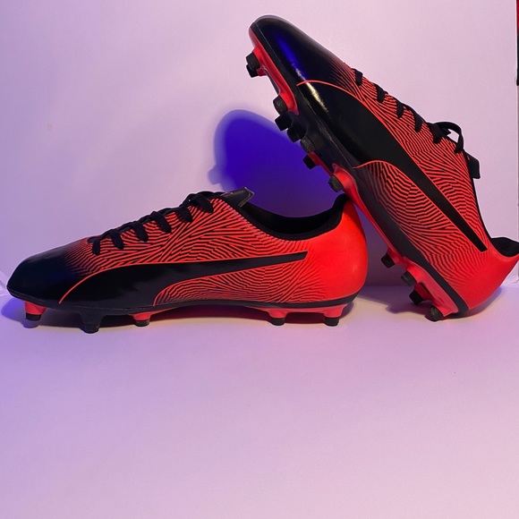 Puma male soccer cleat - Picture 3 of 5